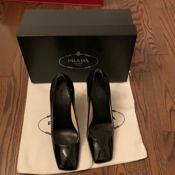 Prada heels - Picture 3 of 9